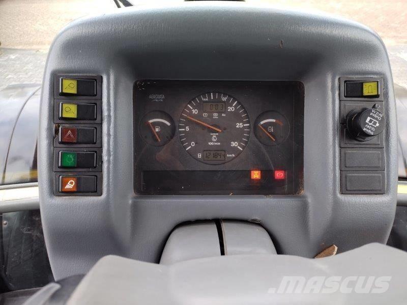 Valtra 6850 트랙터