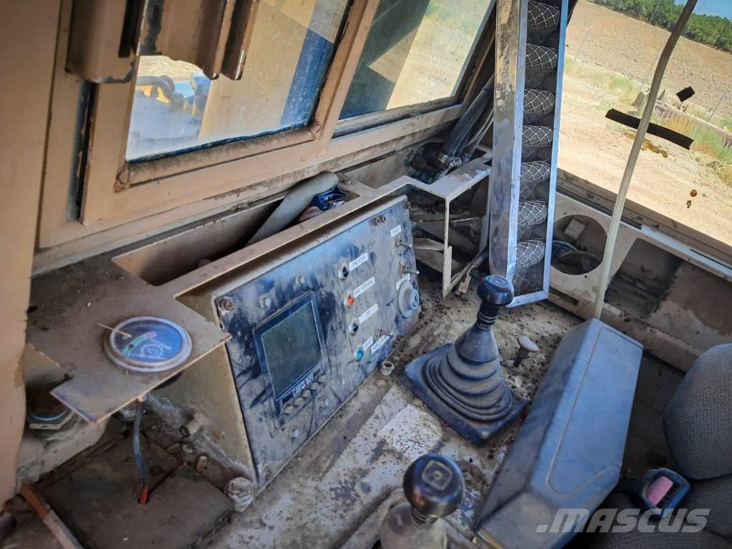 Komatsu D 375-1 크롤러 도저