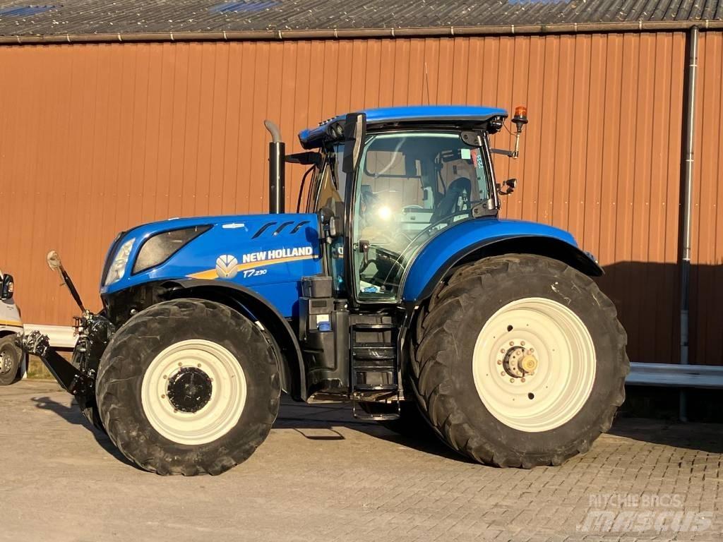 New Holland T 7.230 트랙터