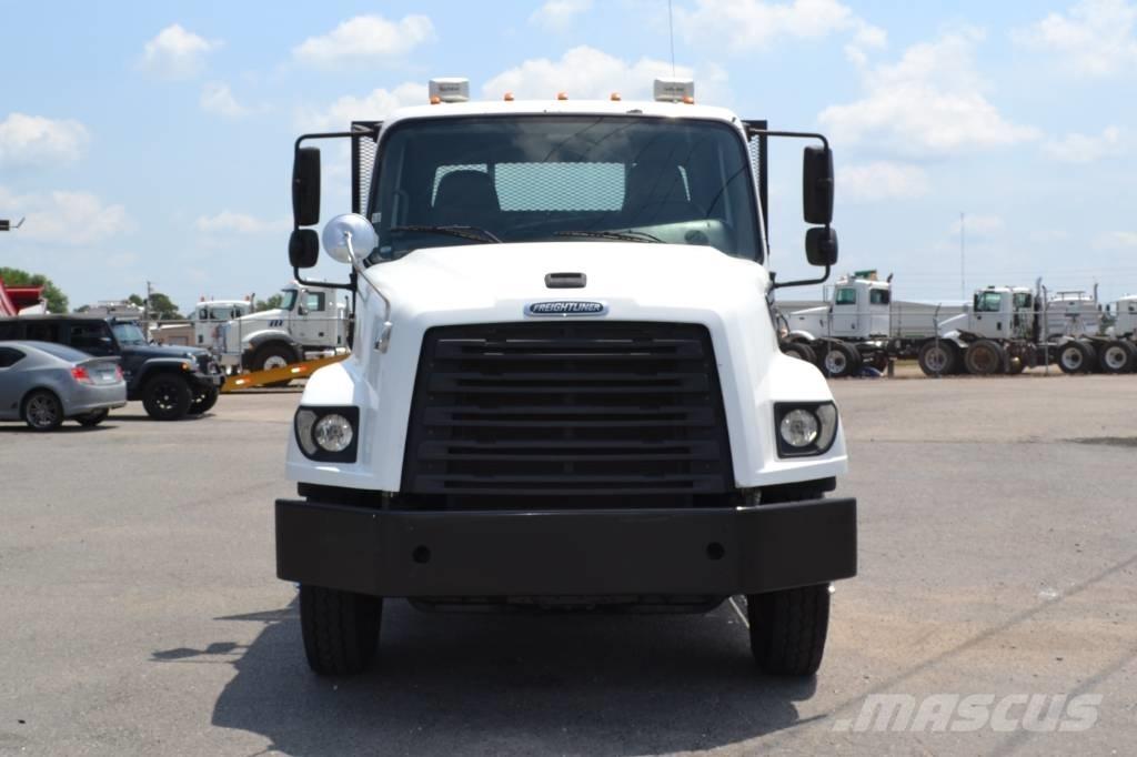 Freightliner 114SD 플랫베드/드롭사이드 트럭