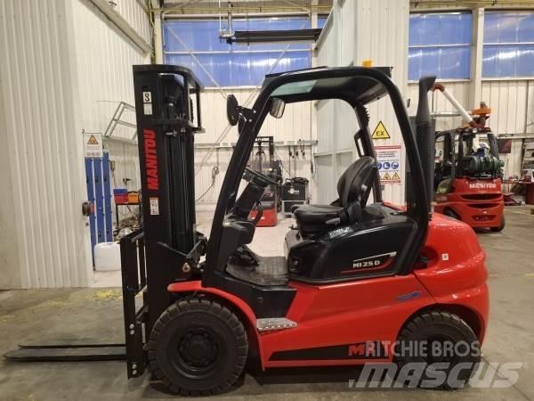 Manitou MI25D 험지용 트럭