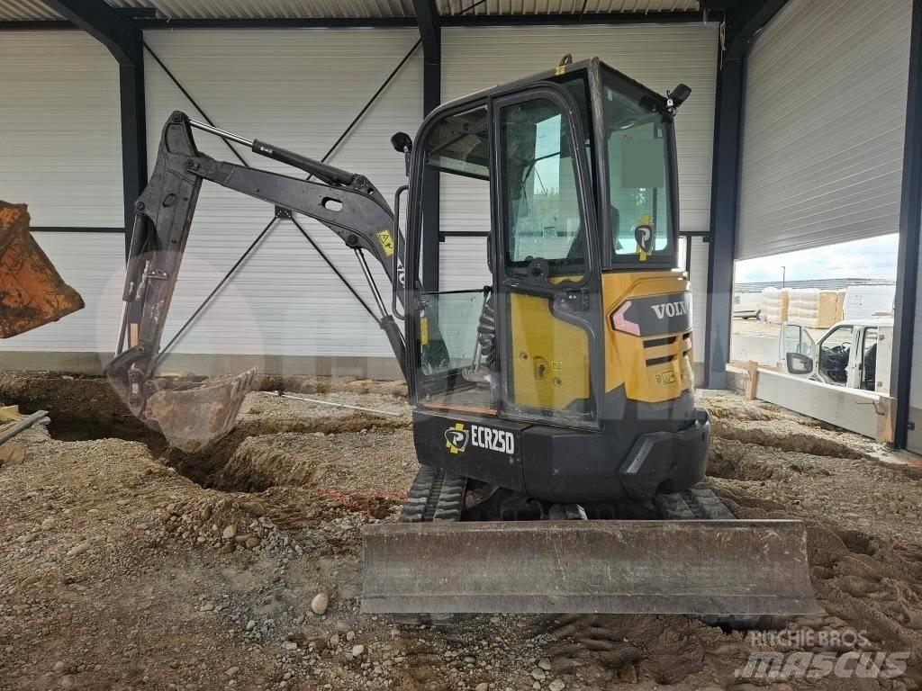 Volvo ECR 25 D 소형 굴삭기 7톤 미만