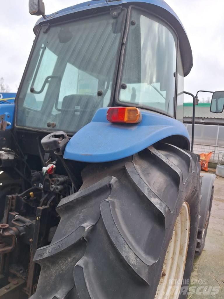 New Holland TD 95 D 트랙터
