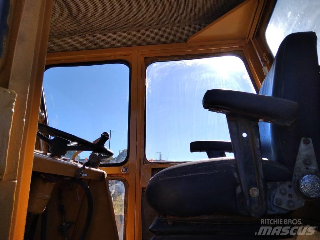 Bomag BW 212 싱글 드럼 롤러