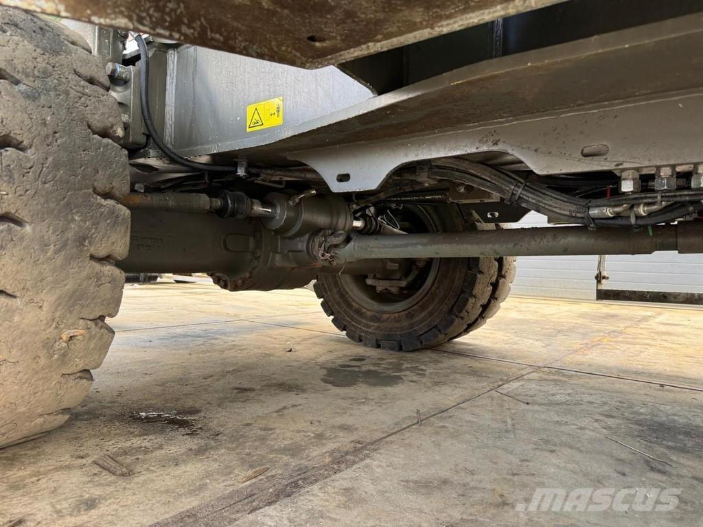 Sennebogen 825M E 폐기물/산업 처리기