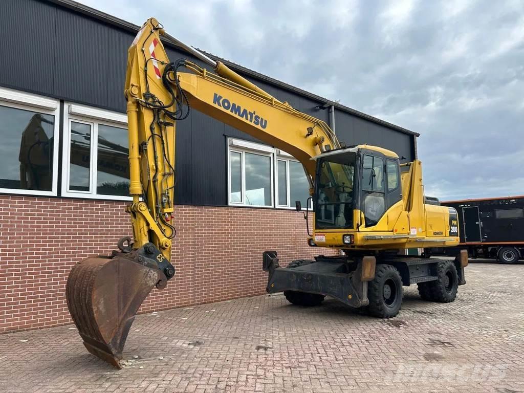 Komatsu PW200  휠 굴삭기