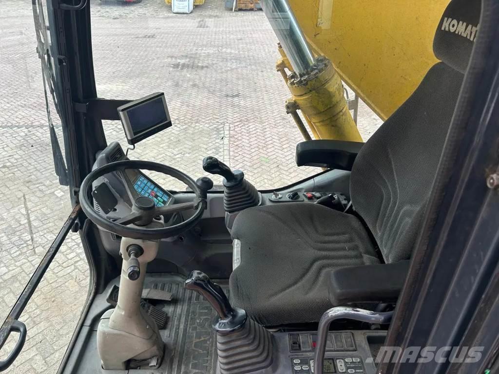 Komatsu PW200  휠 굴삭기
