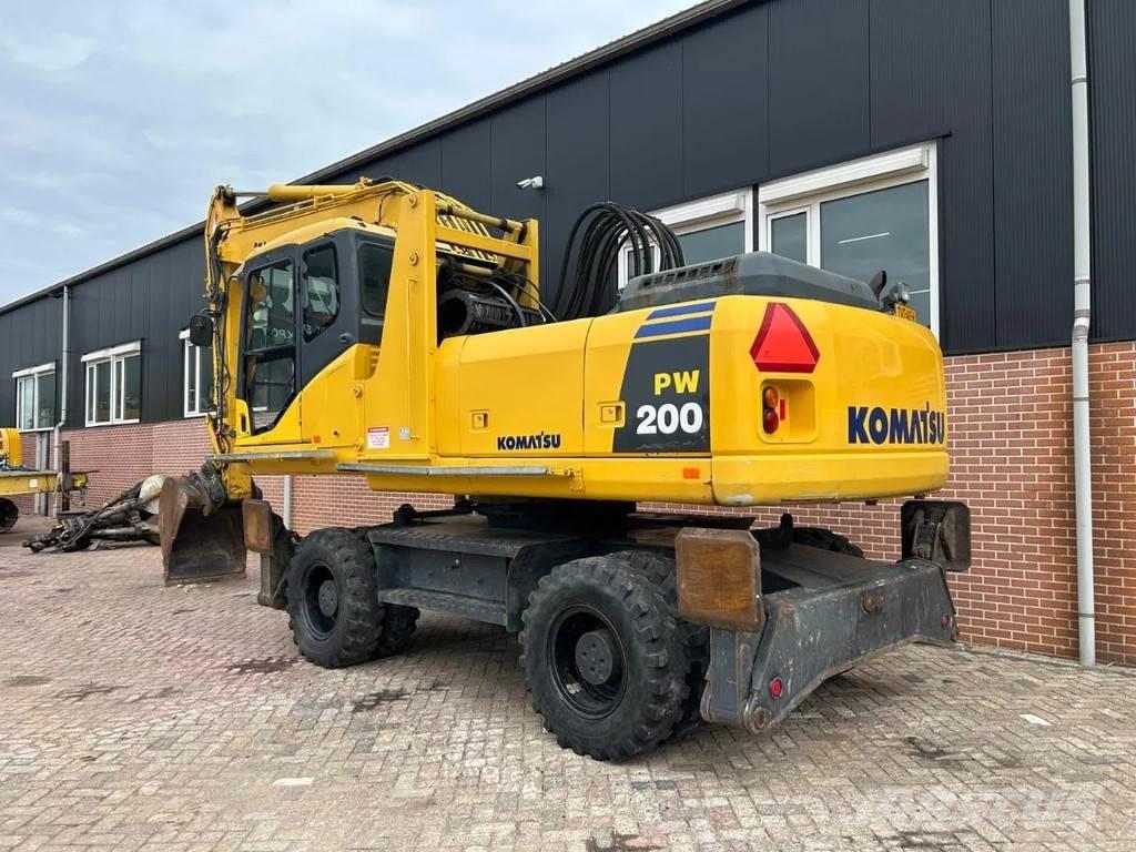 Komatsu PW200  휠 굴삭기