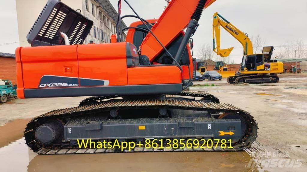 Doosan DX 225 대형 굴삭기 29톤 이상
