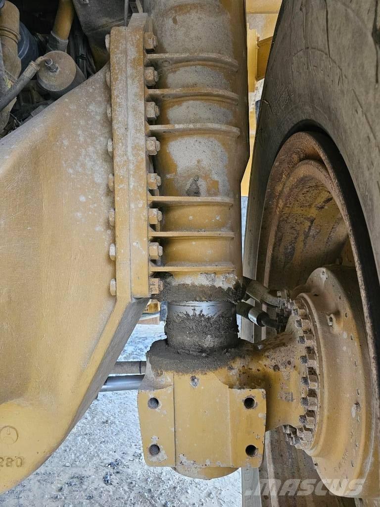 CAT 777 D 초대형 덤프 트럭