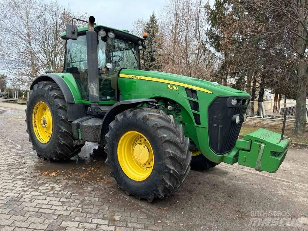 John Deere 8330 트랙터