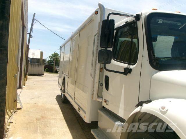 Freightliner M2 음료 배달 트럭