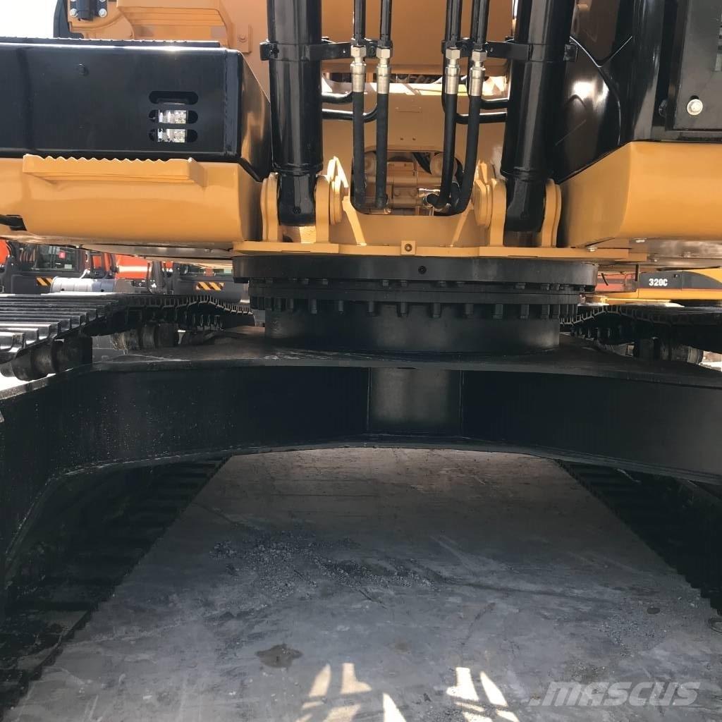 CAT 320 D L 대형 굴삭기 29톤 이상