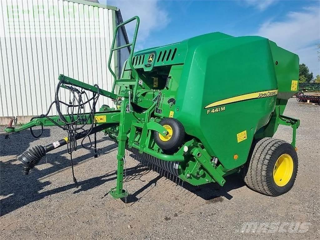 John Deere f441m 각형 곤포기