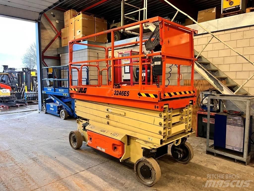 JLG 3246ES 가위형 리프트