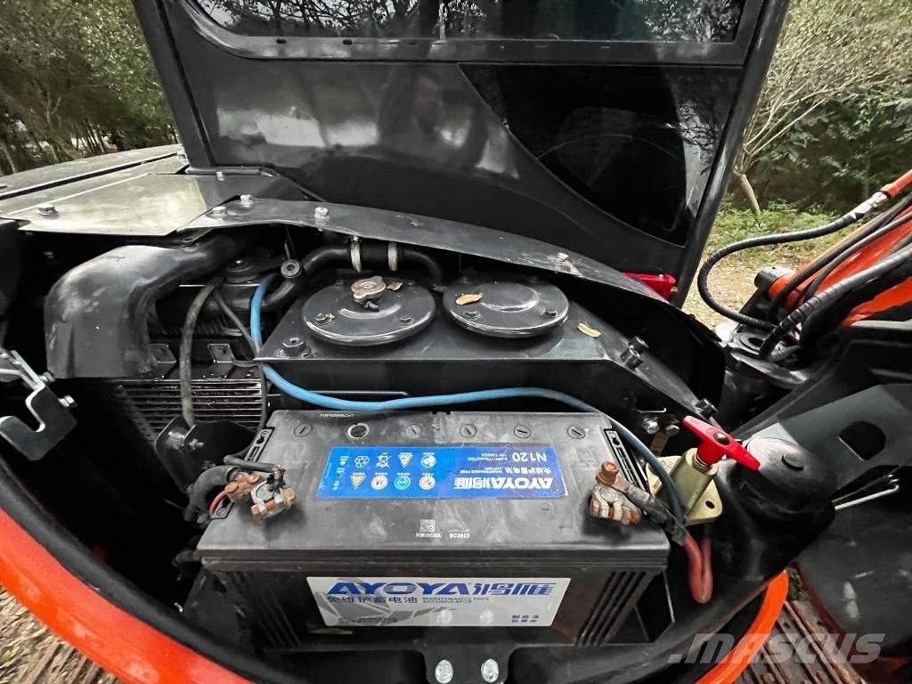 Hitachi ZX 50 U 소형 굴삭기 7톤 미만