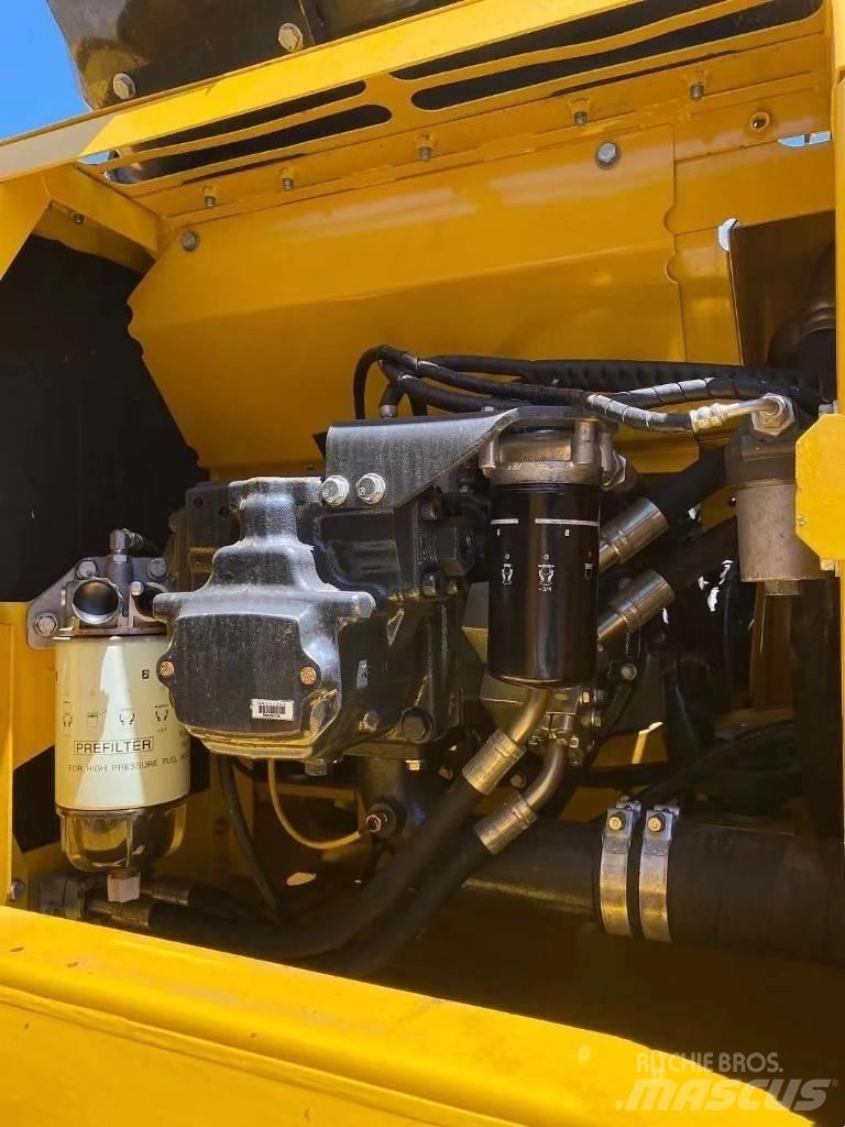 Komatsu pc200- 8 대형 굴삭기 29톤 이상