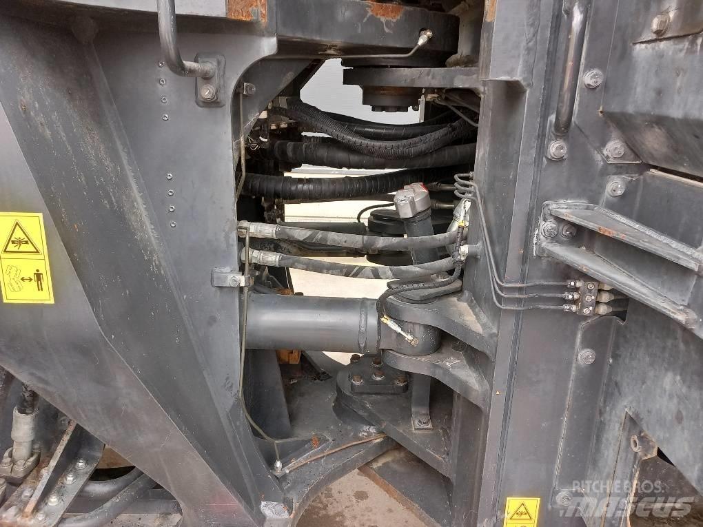 Komatsu WA500-7  휠로우더