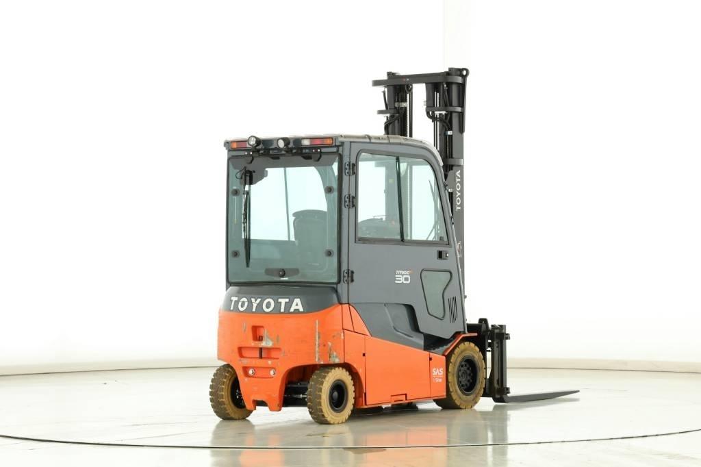 Toyota 8 FBMT 30 전동 지게차