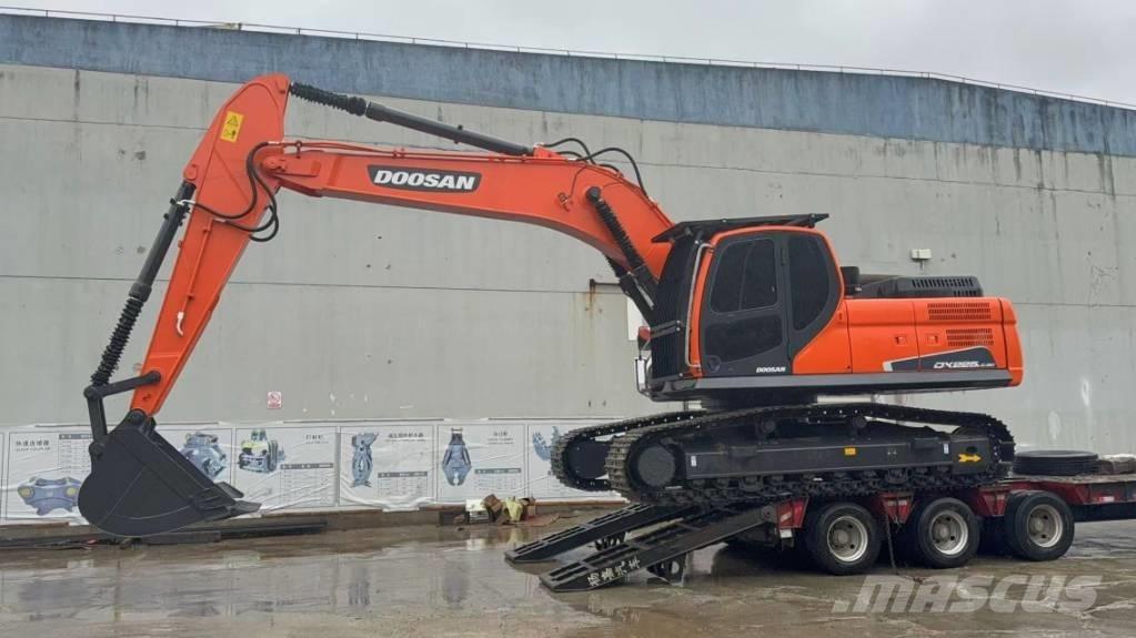 Doosan DX 225 LCA 대형 굴삭기 29톤 이상