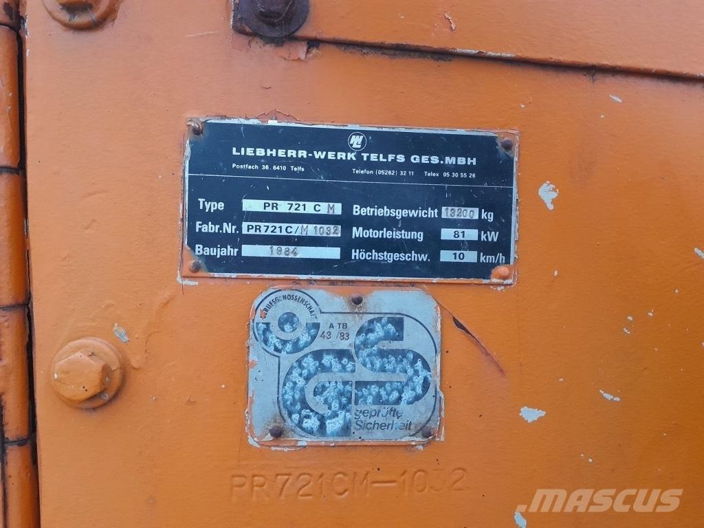 Liebherr PR 721 C 크롤러 도저