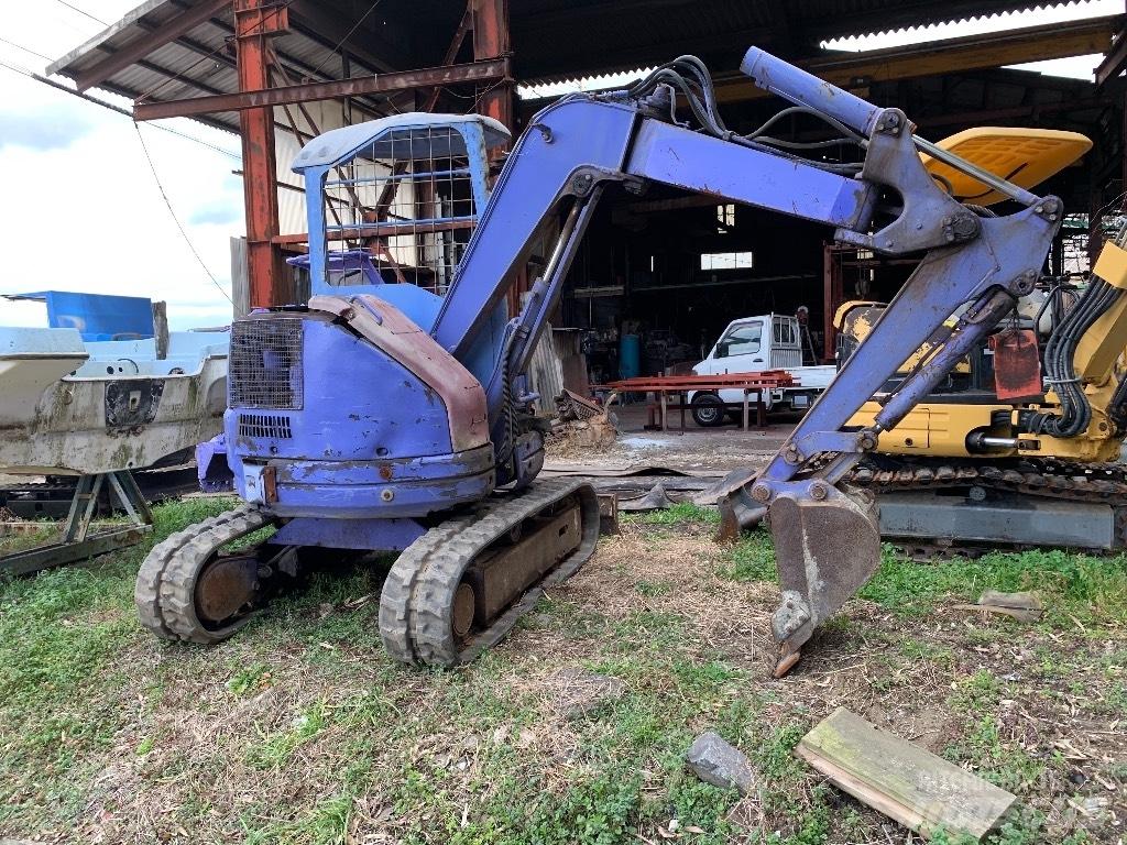 Komatsu PC28UU-2 소형 굴삭기 7톤 미만