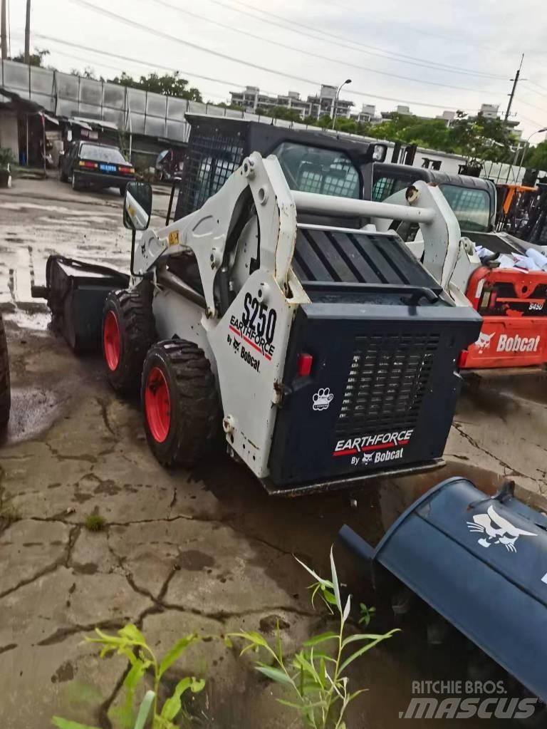 Bobcat S 250  스키드로더