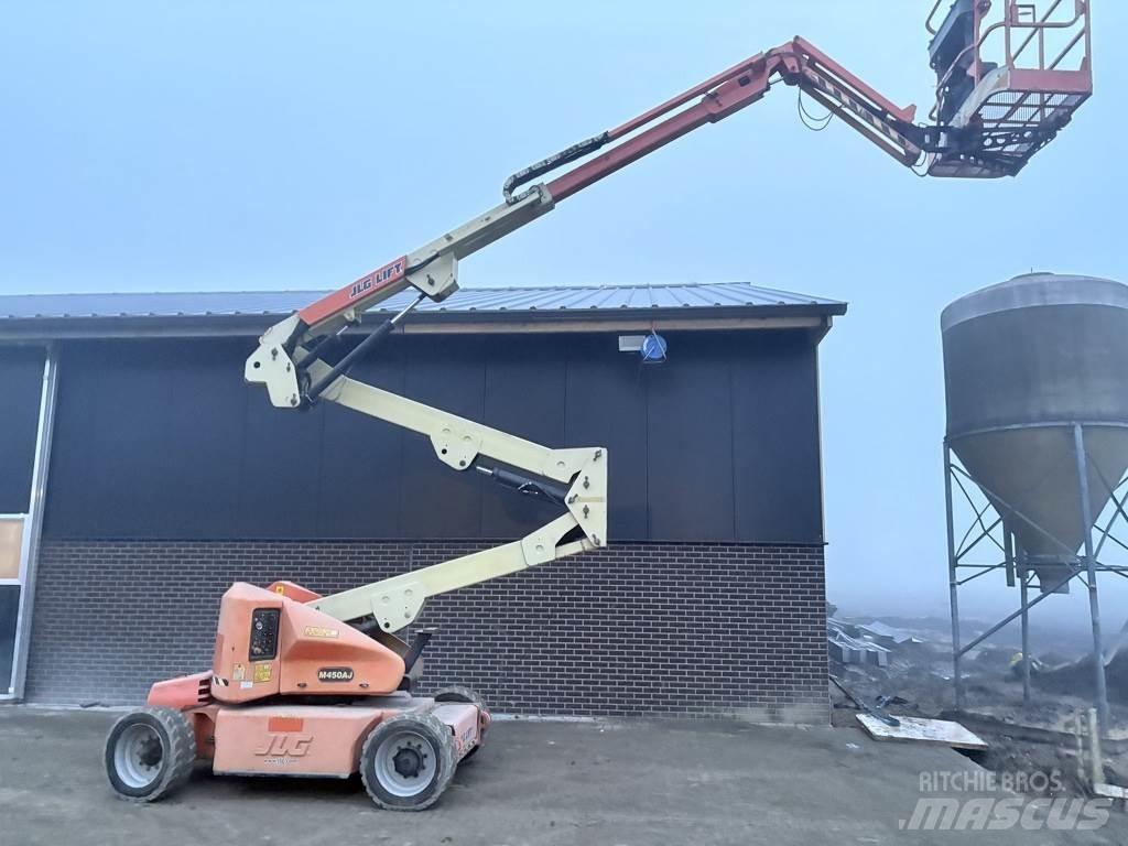 JLG 450aj 관절형 전동이동 리프트