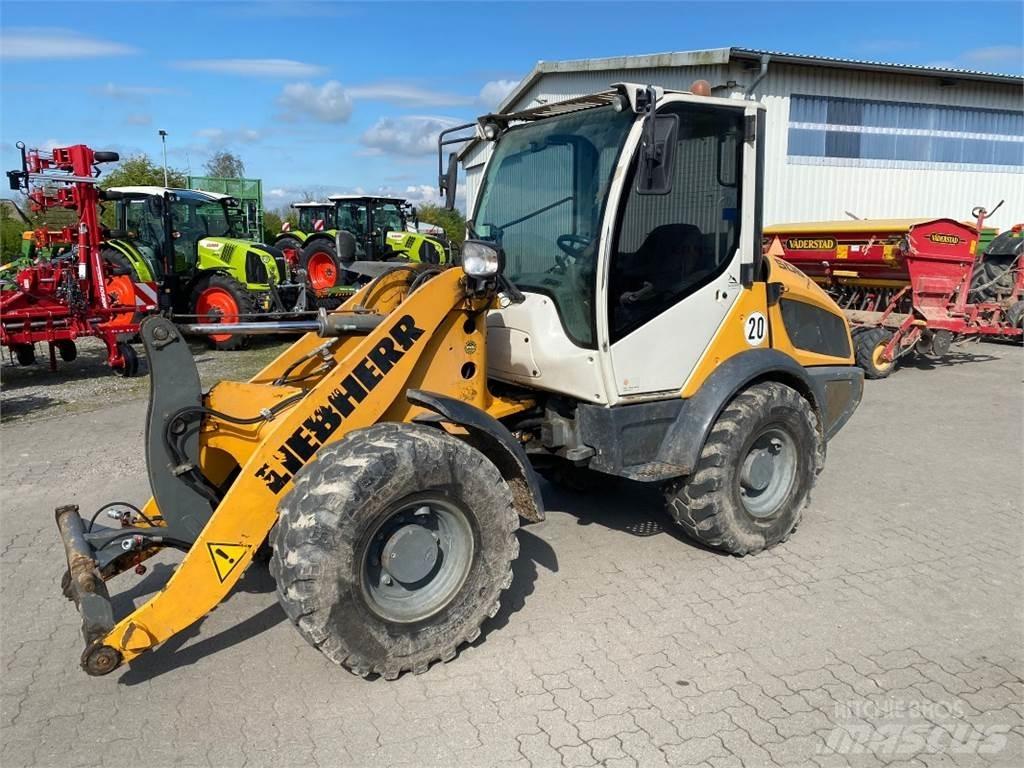Liebherr L 506 C  휠로우더