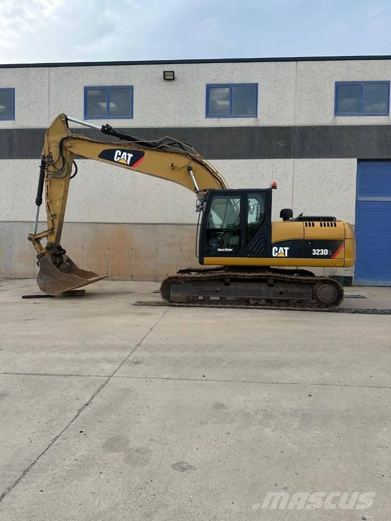 CAT 323 D LN 대형 굴삭기 29톤 이상