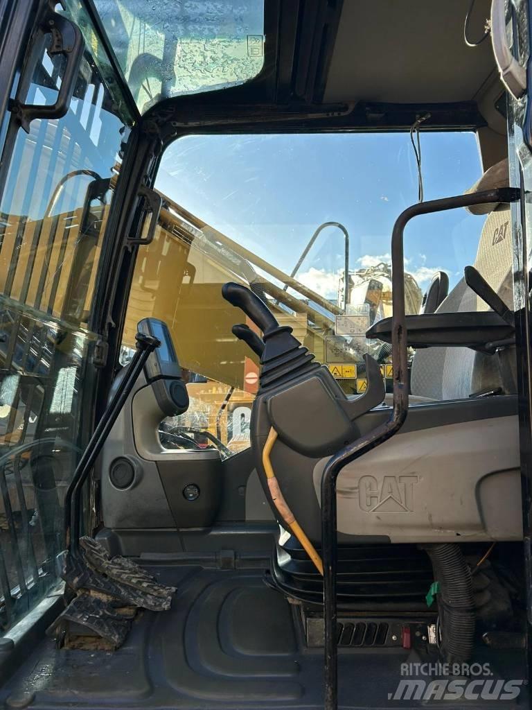 CAT 324 D L 대형 굴삭기 29톤 이상