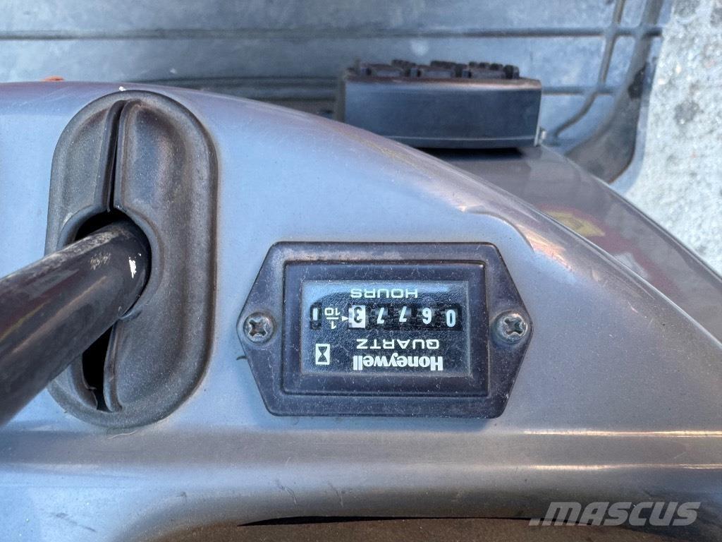 Yanmar SV08 (1D776) 소형 굴삭기 7톤 미만