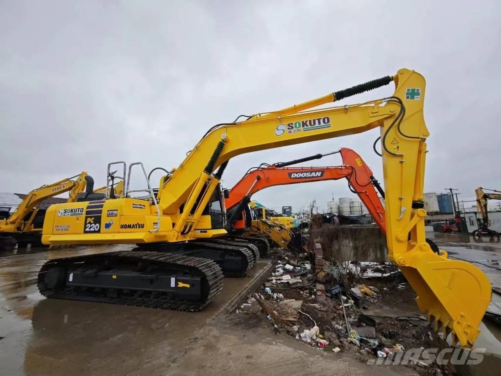 Komatsu PC 220-8 대형 굴삭기 29톤 이상
