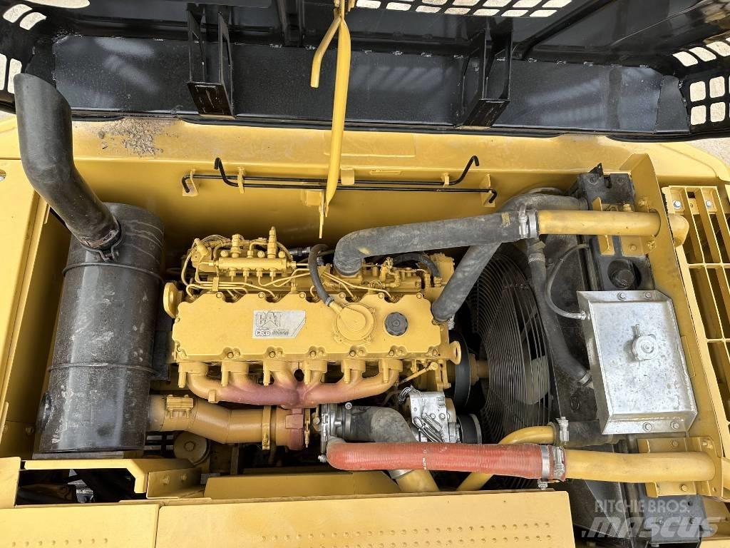 CAT 320 D 대형 굴삭기 29톤 이상