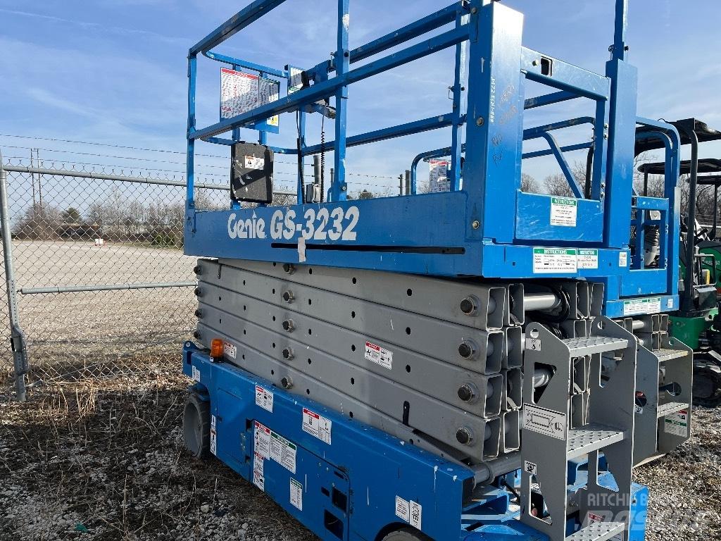 Genie GS 3232 가위형 리프트