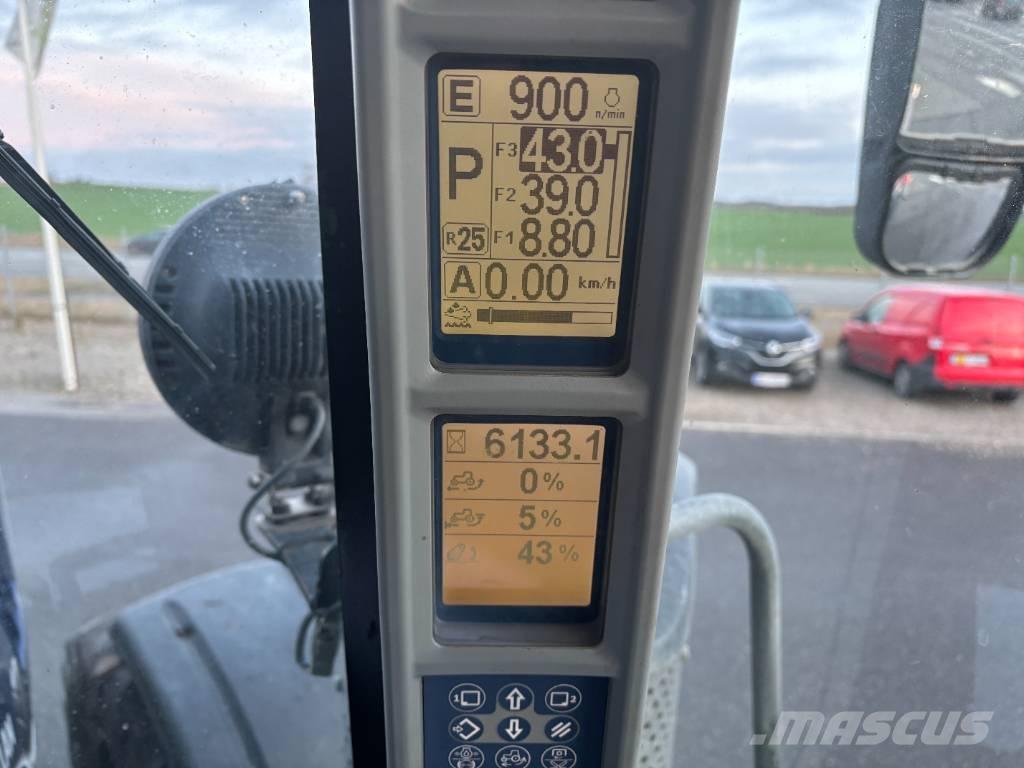 New Holland T 8.410 트랙터