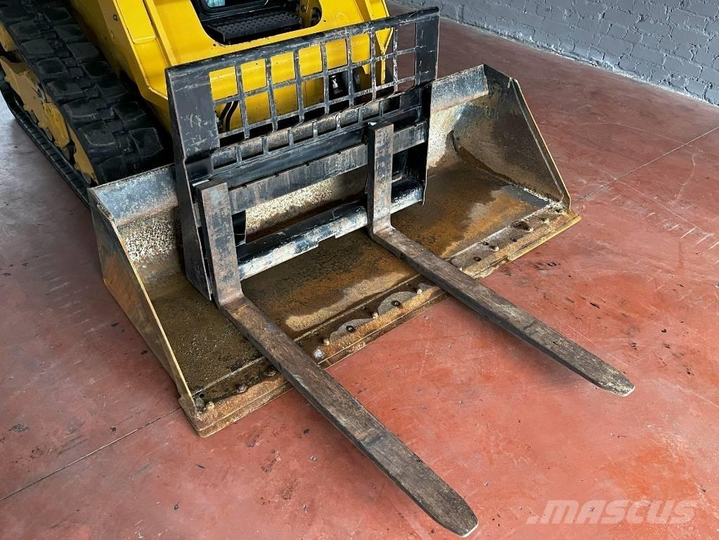 CAT 259 D  스키드로더