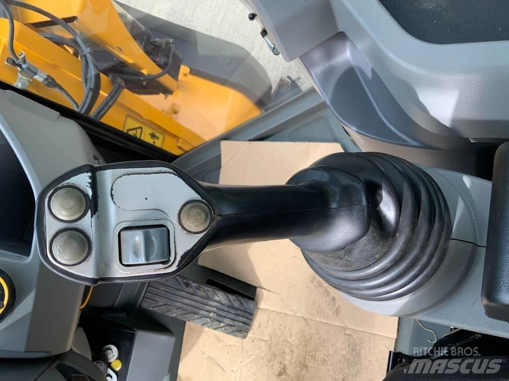 JCB 437 HT  휠로우더