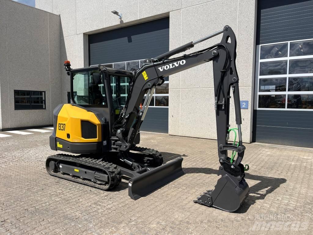 Volvo EC37F 소형 굴삭기 7톤 미만