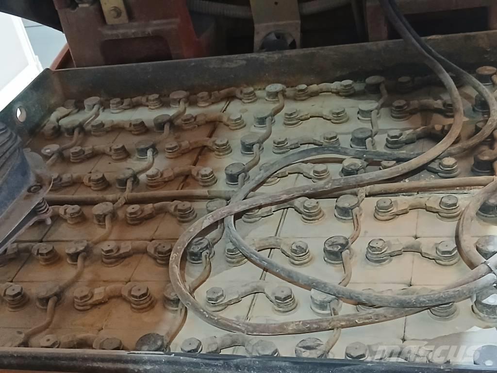 Linde E25/600-336 전동 지게차