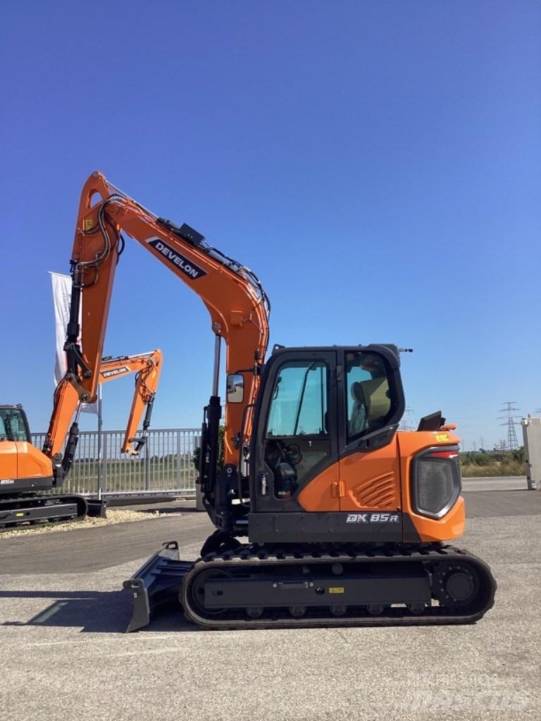 Develon DX85R-7 중형굴삭기 7톤-28톤