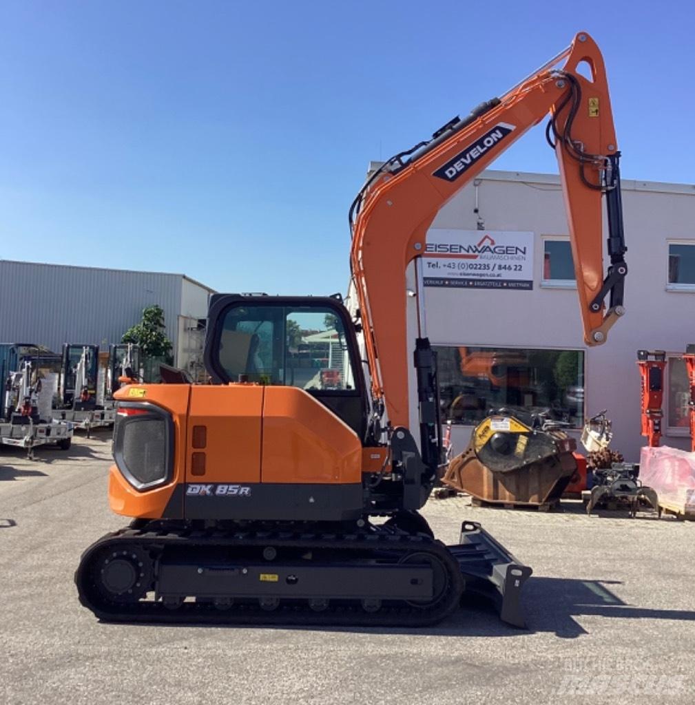 Develon DX85R-7 중형굴삭기 7톤-28톤