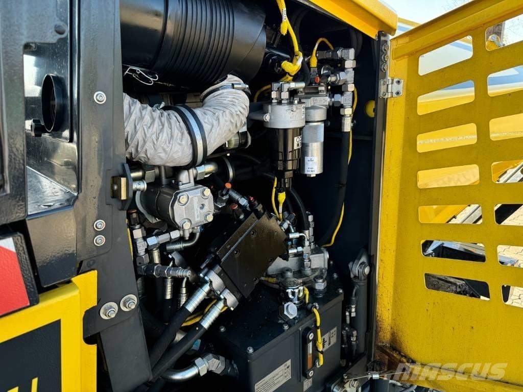 Bomag BF 300 C-2 아스팔트 포장장비
