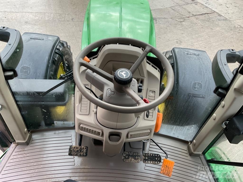 John Deere 6130 M 트랙터