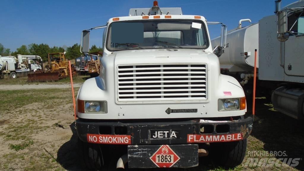 International 4900 탱커 트럭