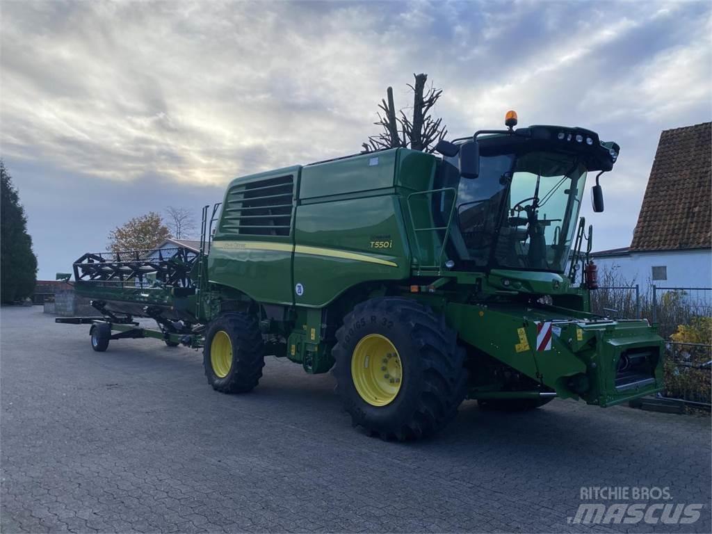 John Deere T550 콤바인 수확기