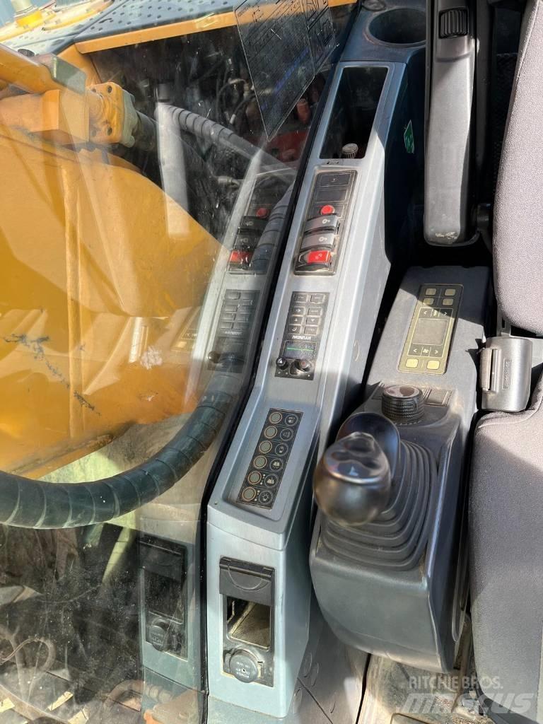 JCB JS 220 LC 대형 굴삭기 29톤 이상