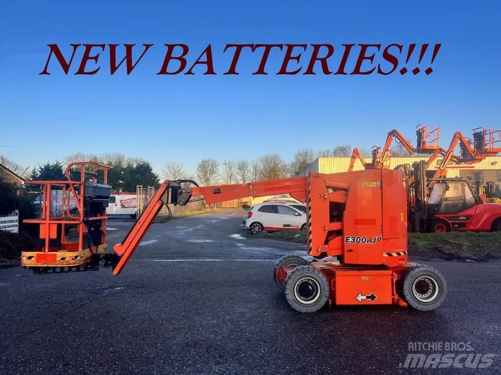 JLG E300AJP 관절형 전동이동 리프트