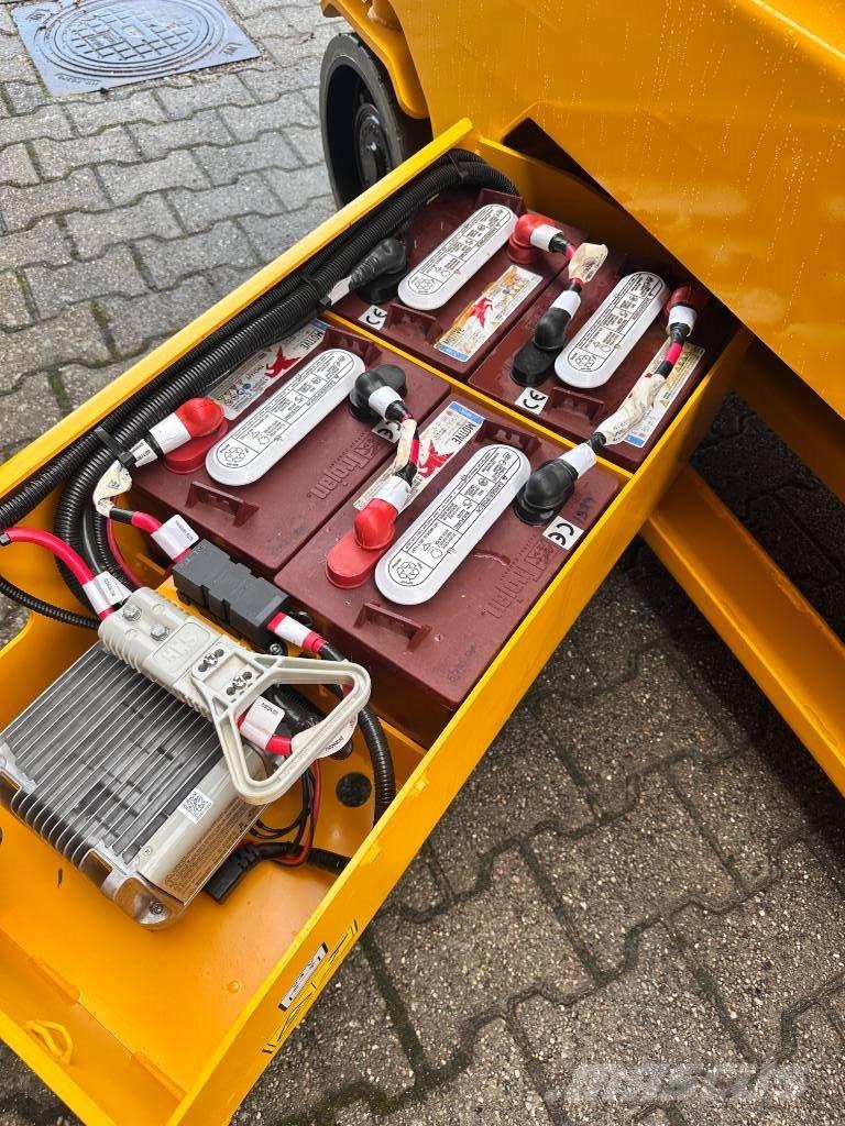 JCB 2632e 가위형 리프트