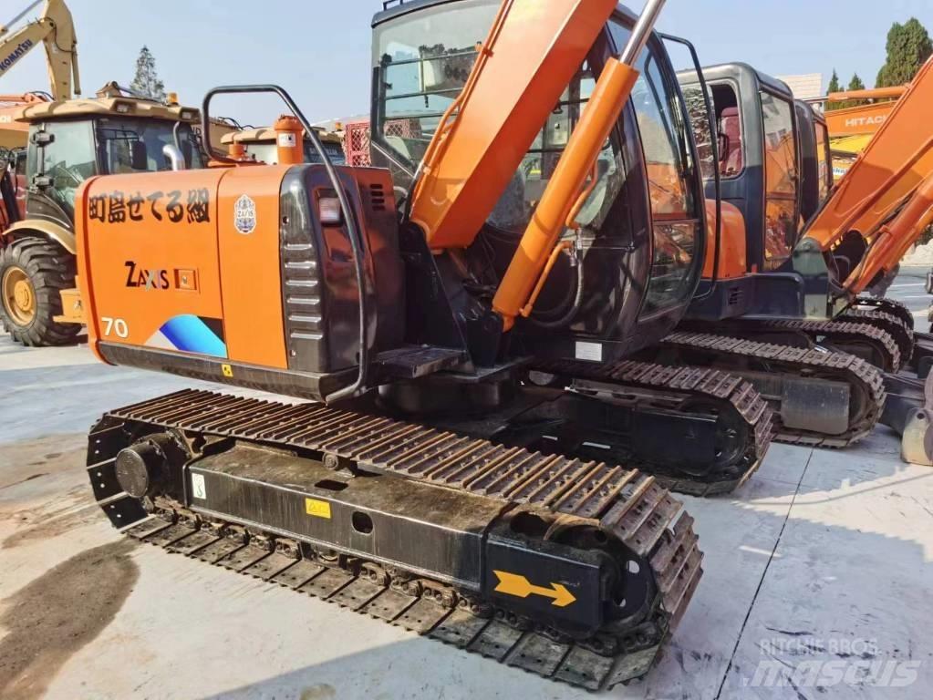 Hitachi ZX 70 중형굴삭기 7톤-28톤